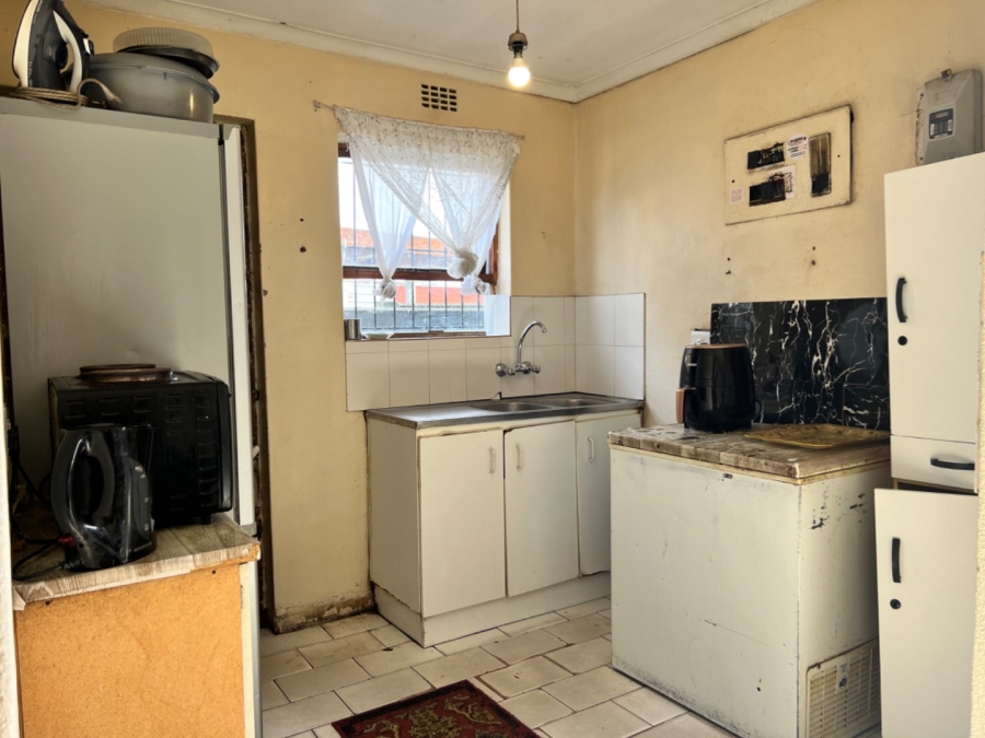 2 Bedroom Property for Sale in Peerless Park West Western Cape